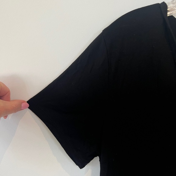 Nordstrom All in Favor Black V-neck short sleeve t-shirt women’s small - Picture 4 of 6